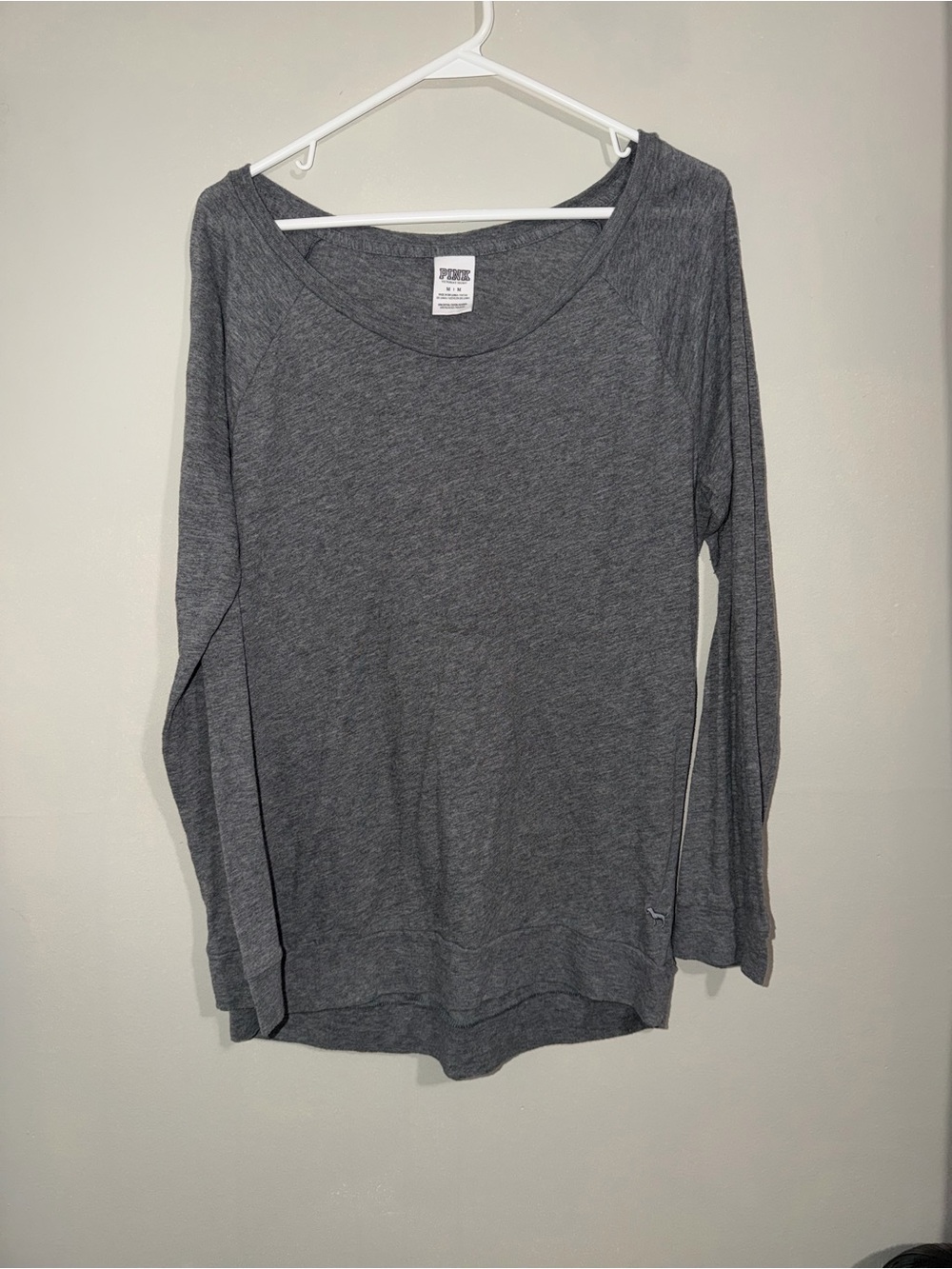 PINK Victoria's Secret Gray Long Sleeve Scoop Neck Top – Size M